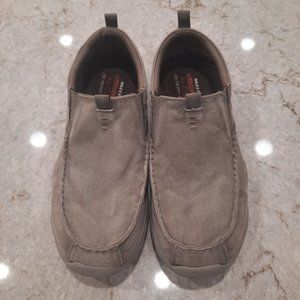 Sketchers Classic Fit Air-Cooled Memory Foam Canvas Loafer Size 12 Tan